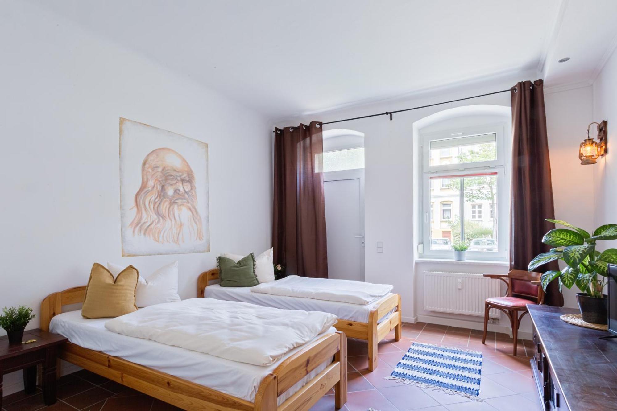 Doppelzimmer III Gaestezimmer In Unterkunft Mit Gemeinschaftsbad Und Gemeinschaftskueche Chemnitz Buitenkant foto