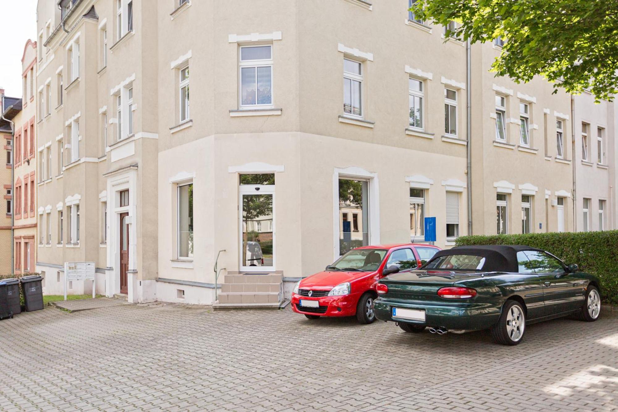 Doppelzimmer III Gaestezimmer In Unterkunft Mit Gemeinschaftsbad Und Gemeinschaftskueche Chemnitz Buitenkant foto